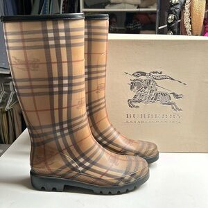 Burberry Rain Boots Size 8